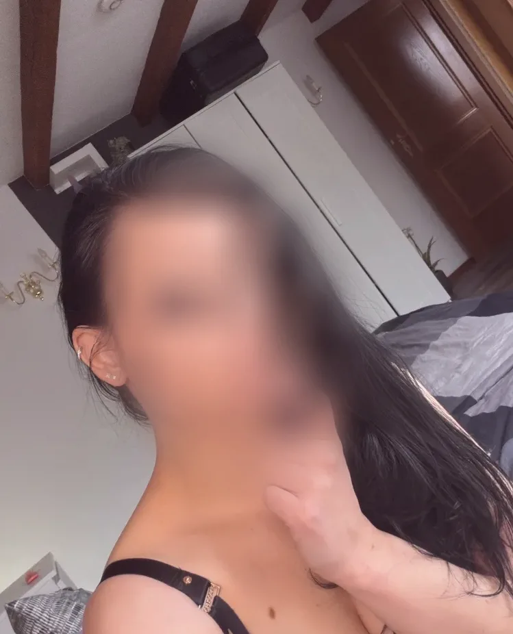 Maaike, 27