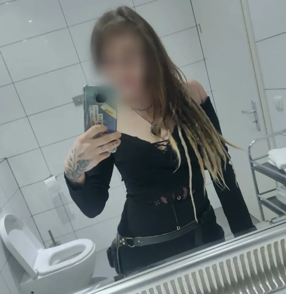 Norah, 30